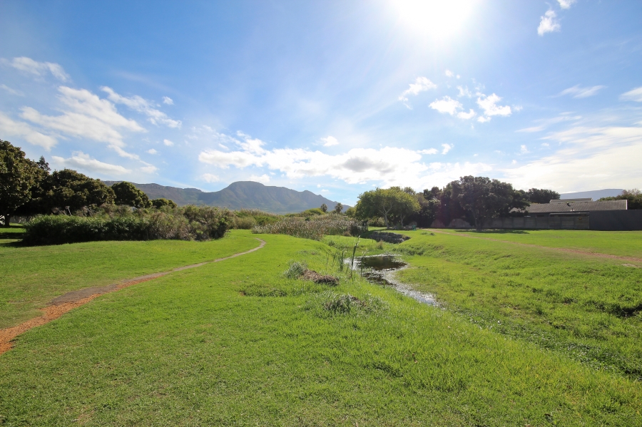 3 Bedroom Property for Sale in Kirstenhof Western Cape